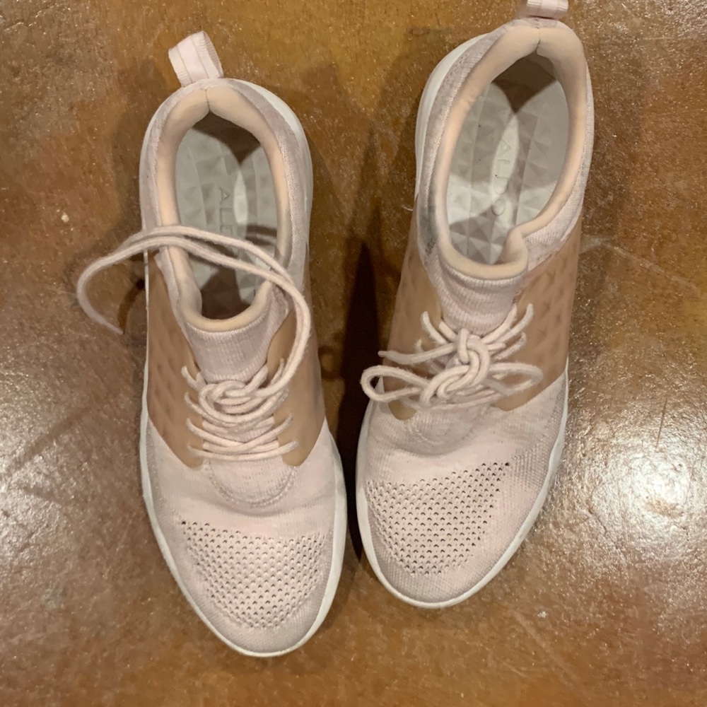 Aldo women’s blush lace up sneakers